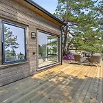 4 Bedroom Lovely In Risør