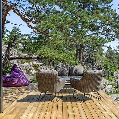 4 Bedroom Lovely In Risør