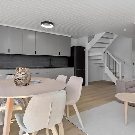 4 Bedroom Lovely In *