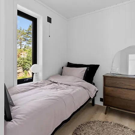 4 Bedroom Lovely In * Risør