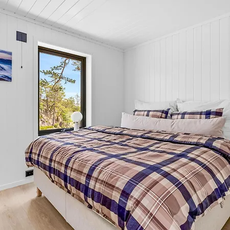 Сasa de vacaciones 4 Bedroom Lovely In *