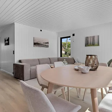 4 Bedroom Lovely In Сasa de vacaciones *