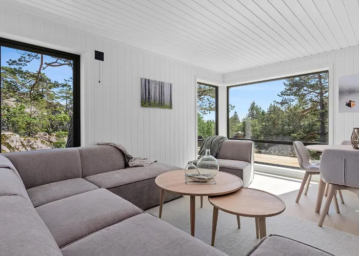 4 Bedroom Lovely In Risør