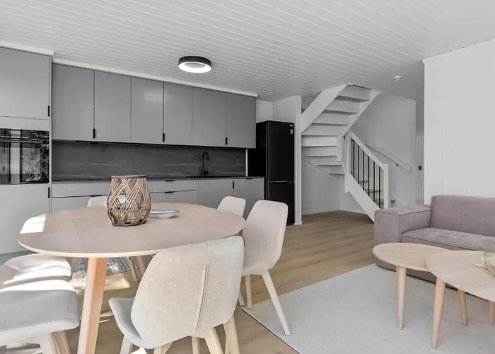 4 Bedroom Lovely In *
