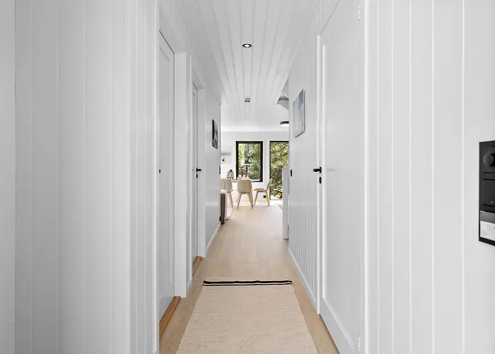 Feriehus 4 Bedroom Lovely In