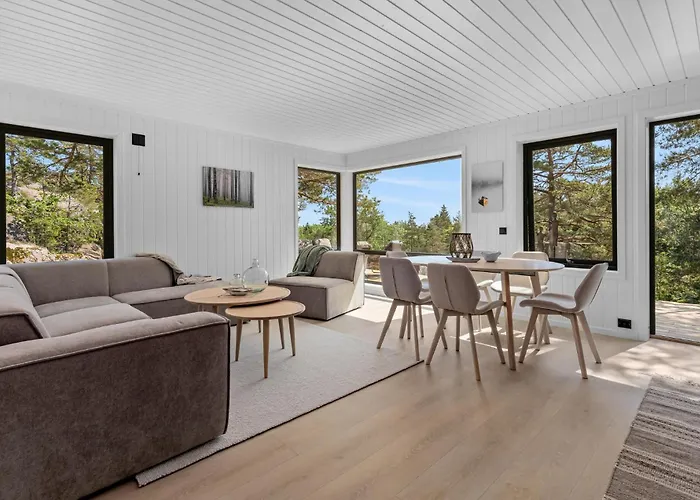 4 Bedroom Lovely In Feriehus Risør