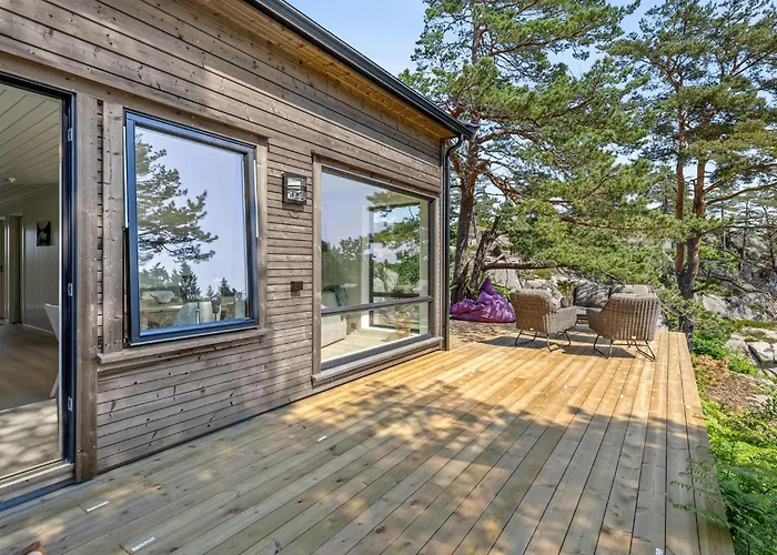 4 Bedroom Lovely In Risør
